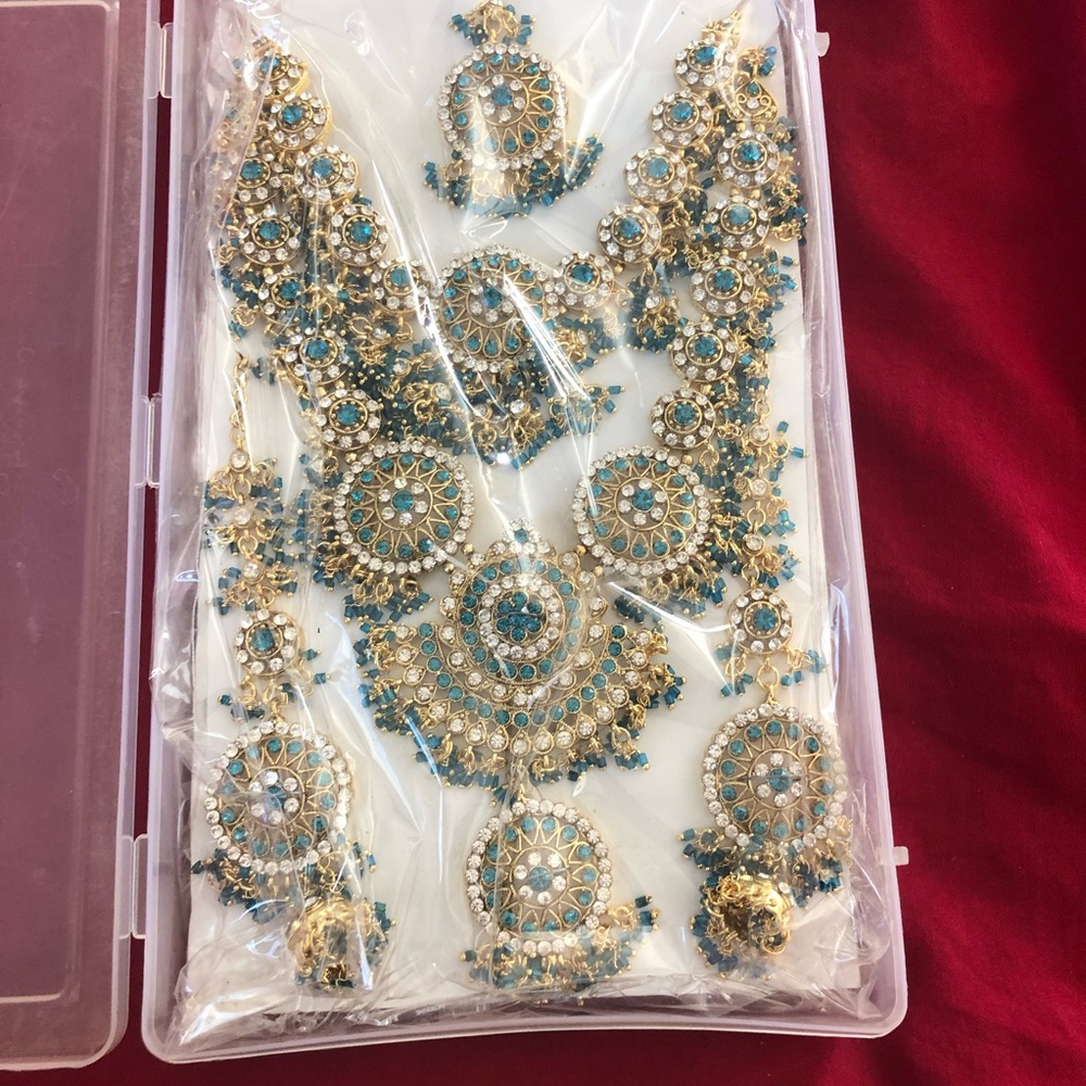NWT Indian Bollywood bridal stone studded choker set